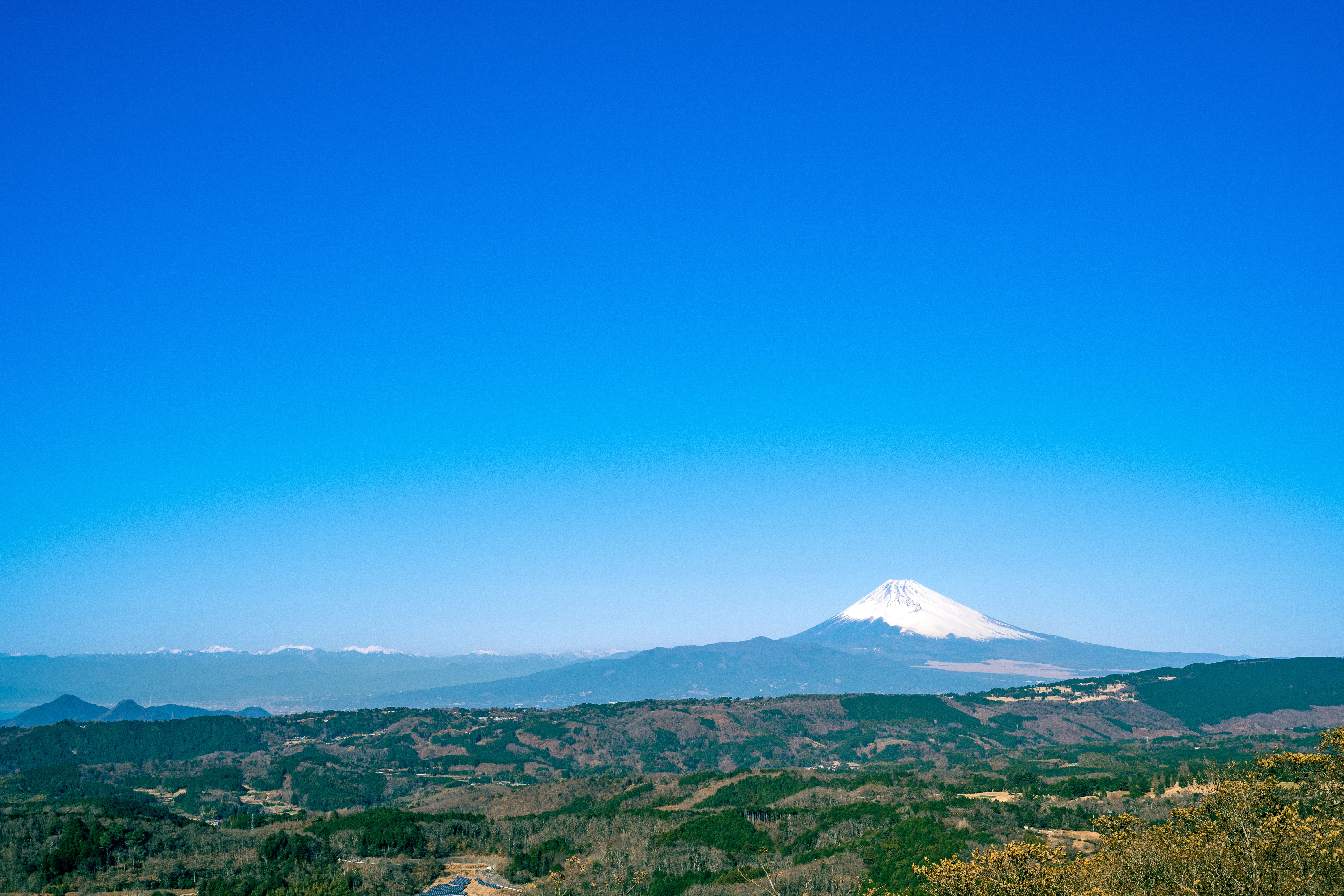 Tranquil View of Mount Fuji Under a Clear Blue Sky