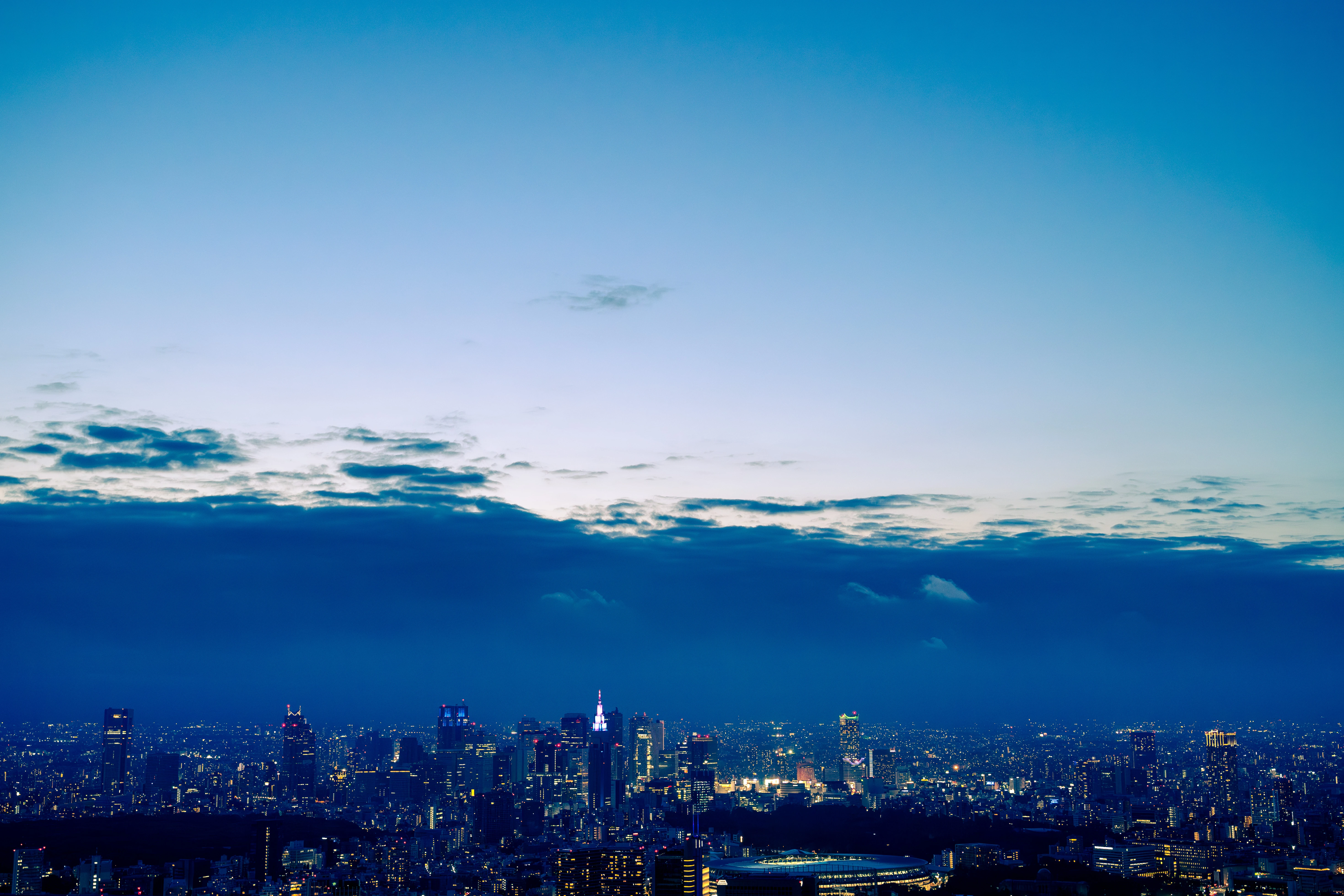 Dusk Gradations Over a Vibrant Cityscape
