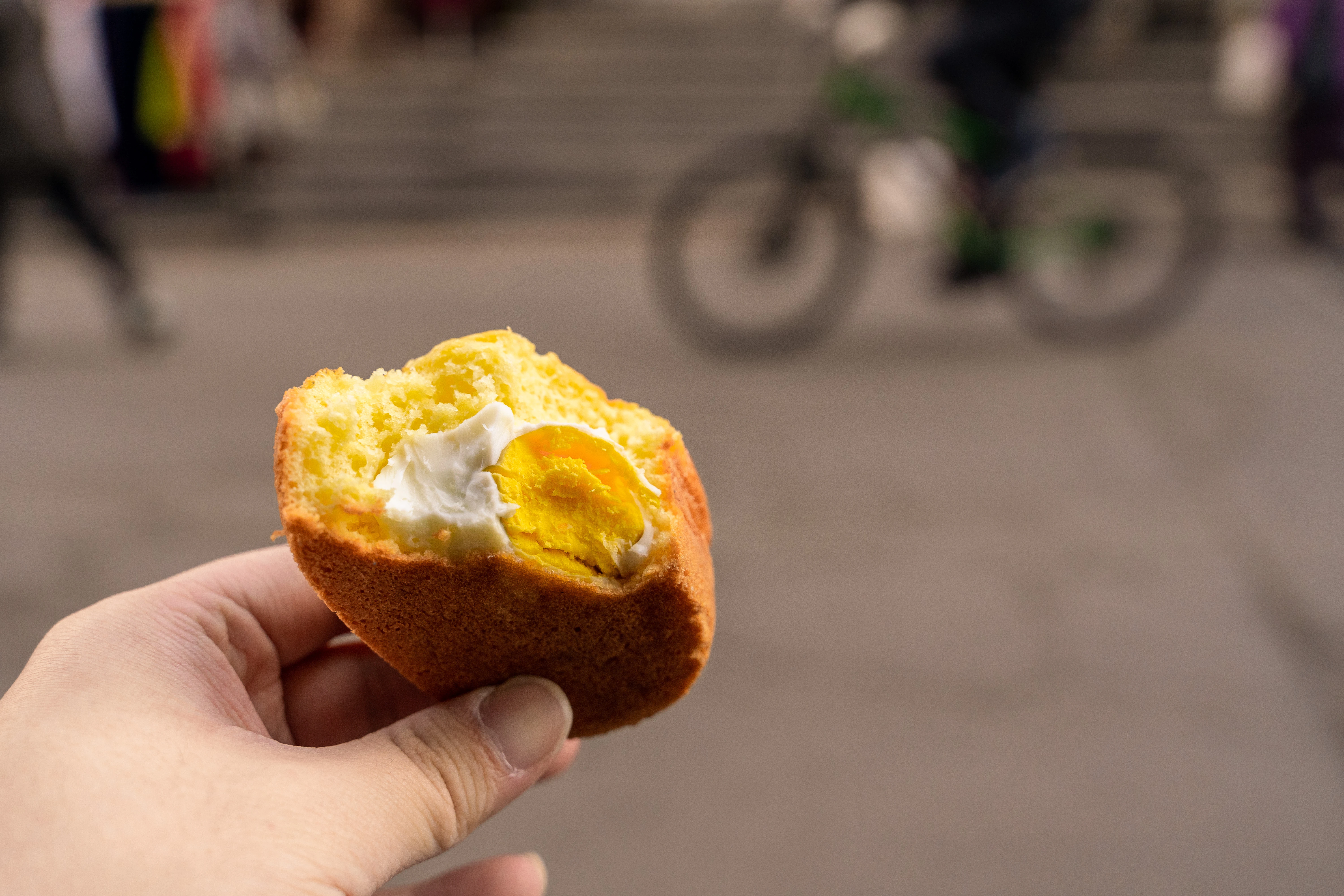 Street Snack: Warm Egg Bread Delight