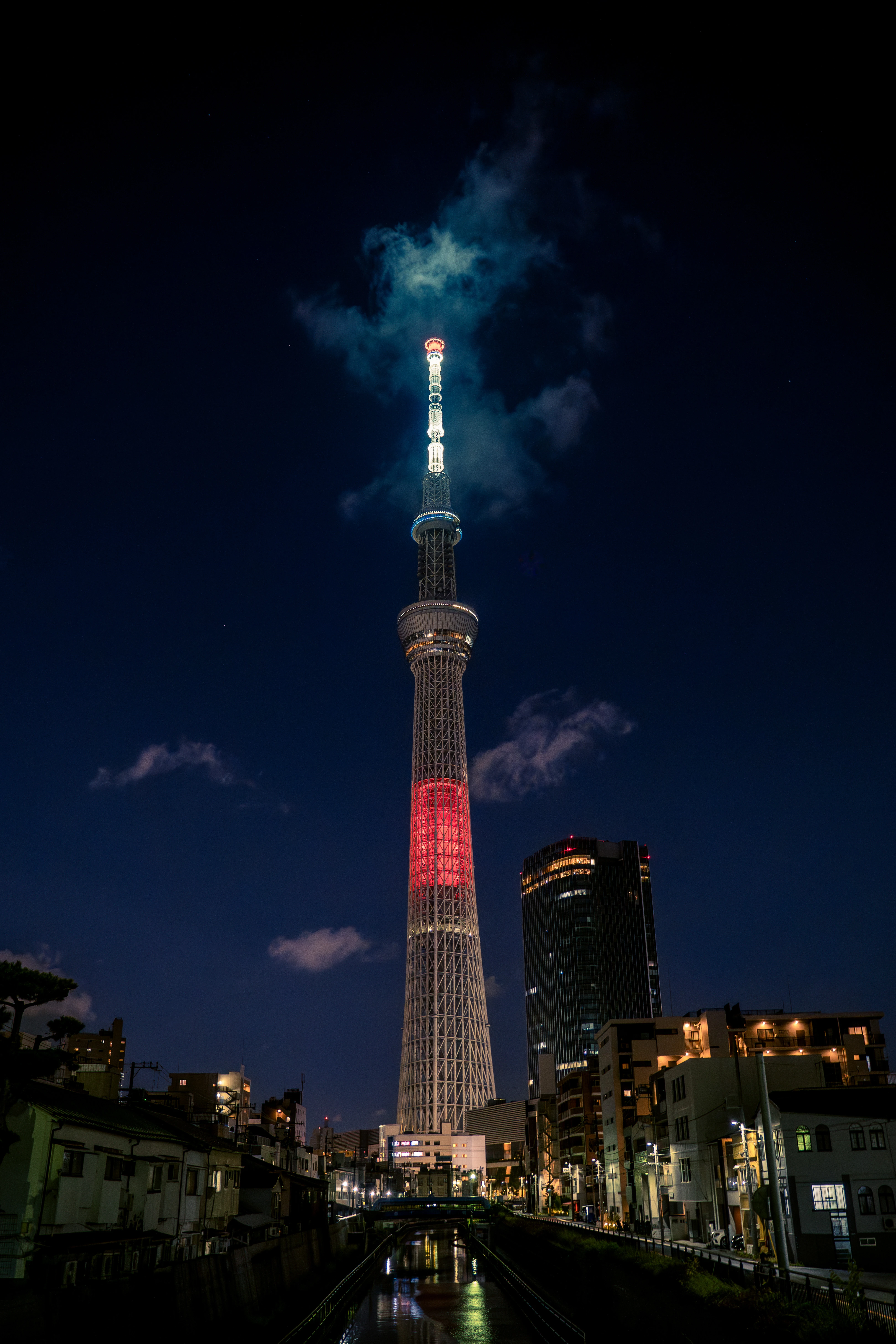 Illuminated Skytree Piercing the Nocturnal Tokyo Sky